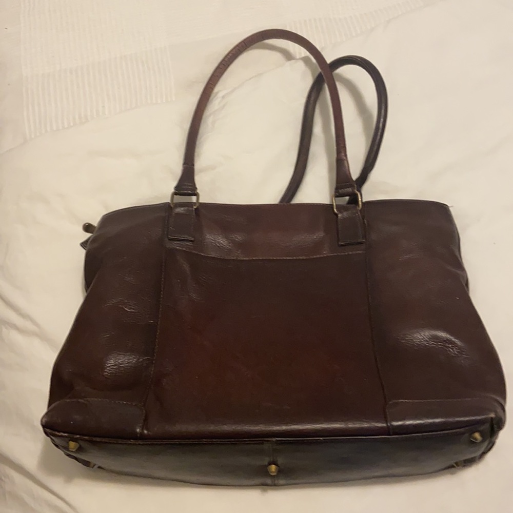 Le Donne Italian leather tote with laptop sleeve